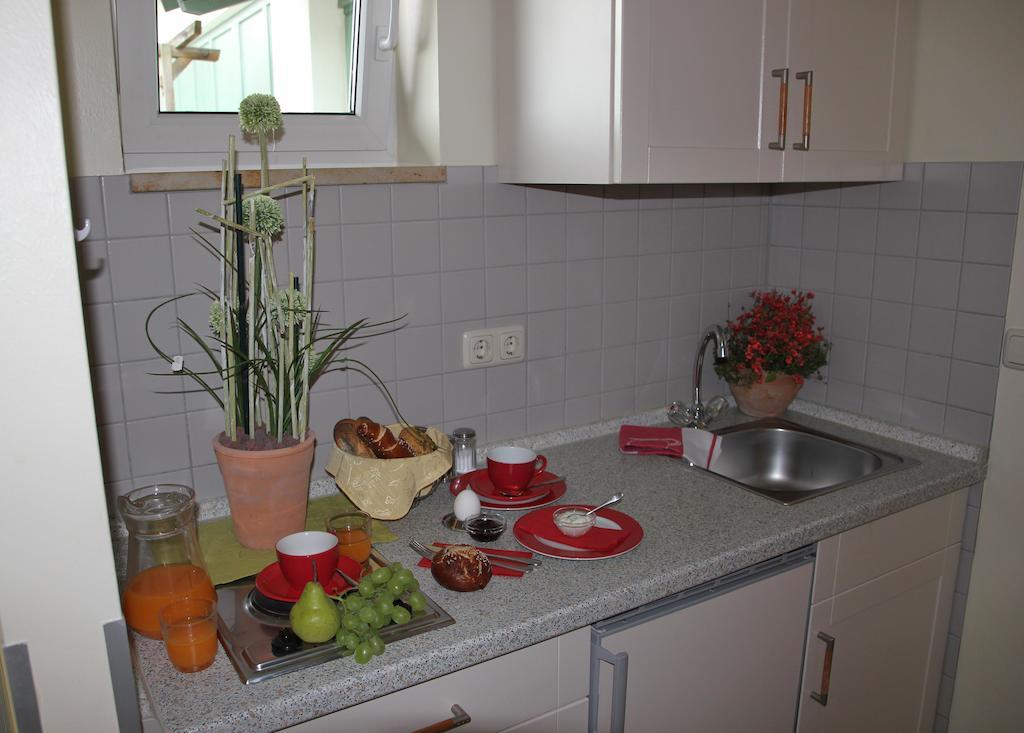 Apart-Hotel Pension Rossmayer Bad Fussing Room photo